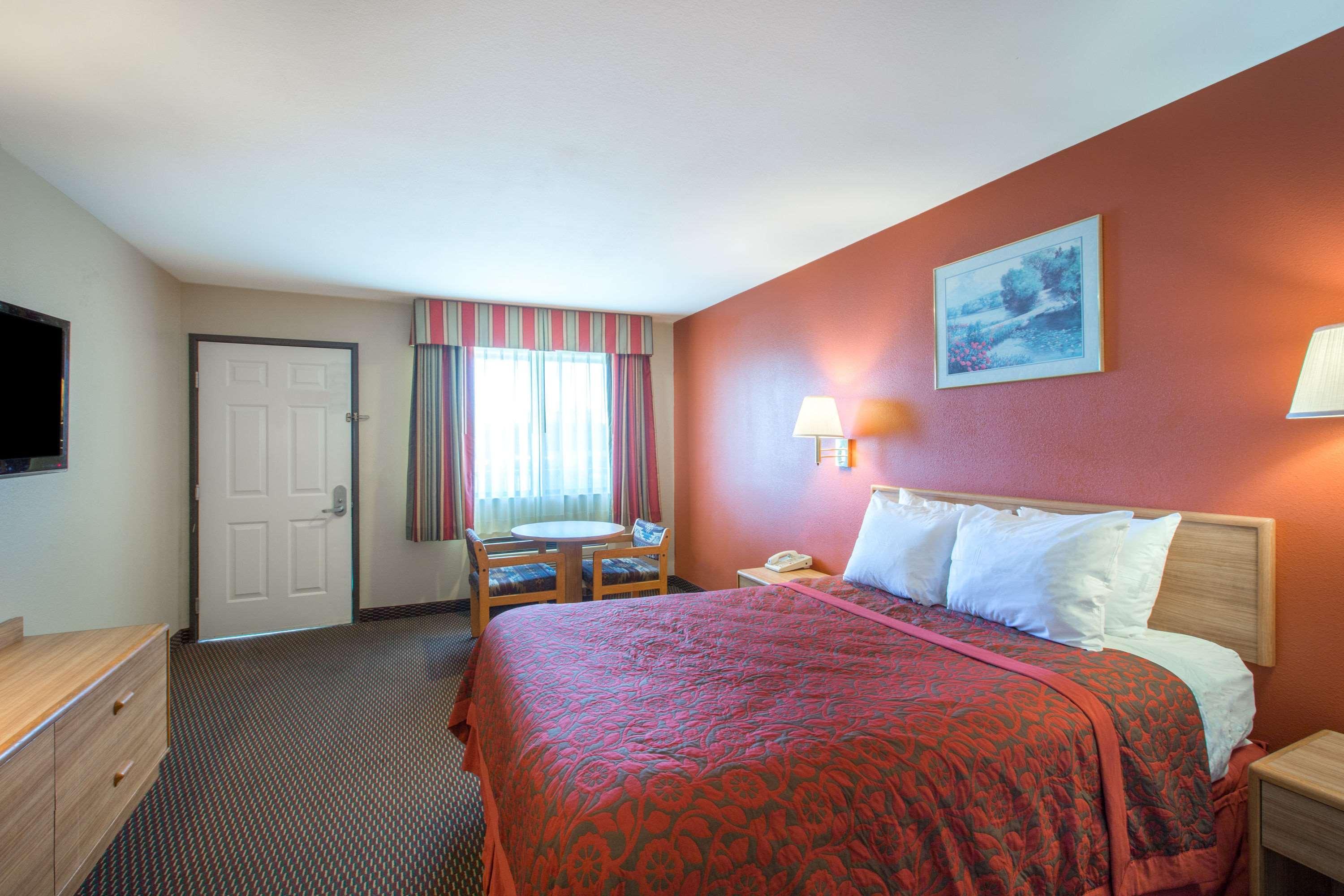 Days By Wyndham Tucson Airport Hotel