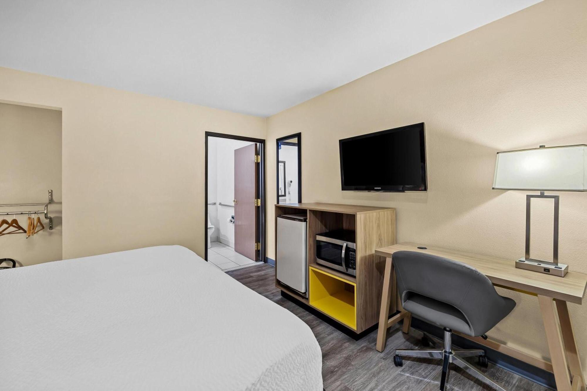 Days By Wyndham Tucson Airport 3*