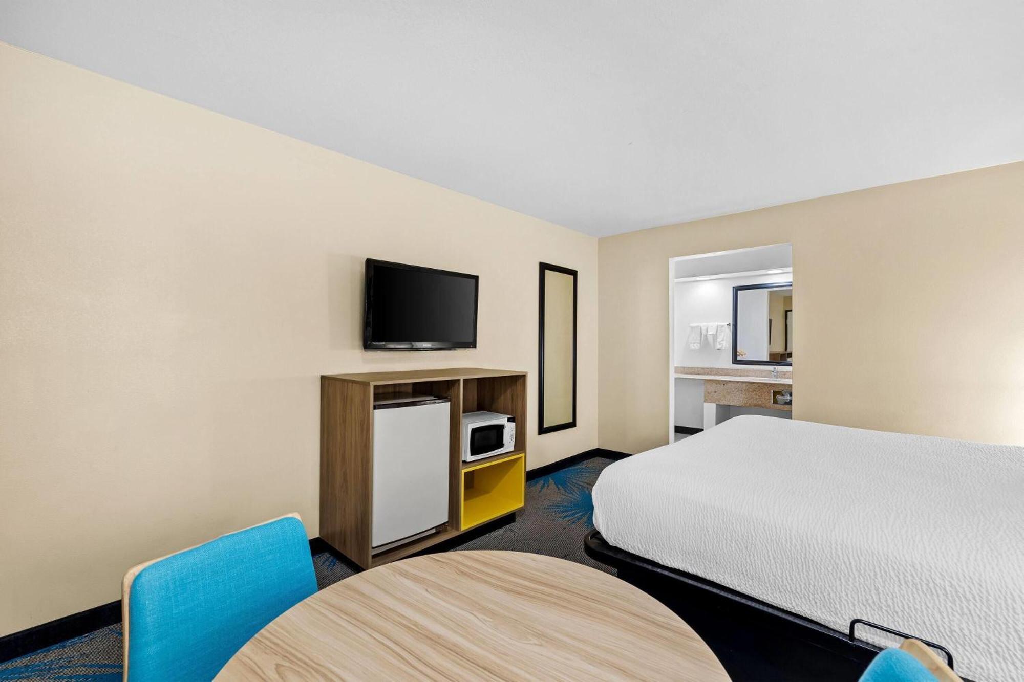 Days By Wyndham Tucson Airport Hotel 3*
