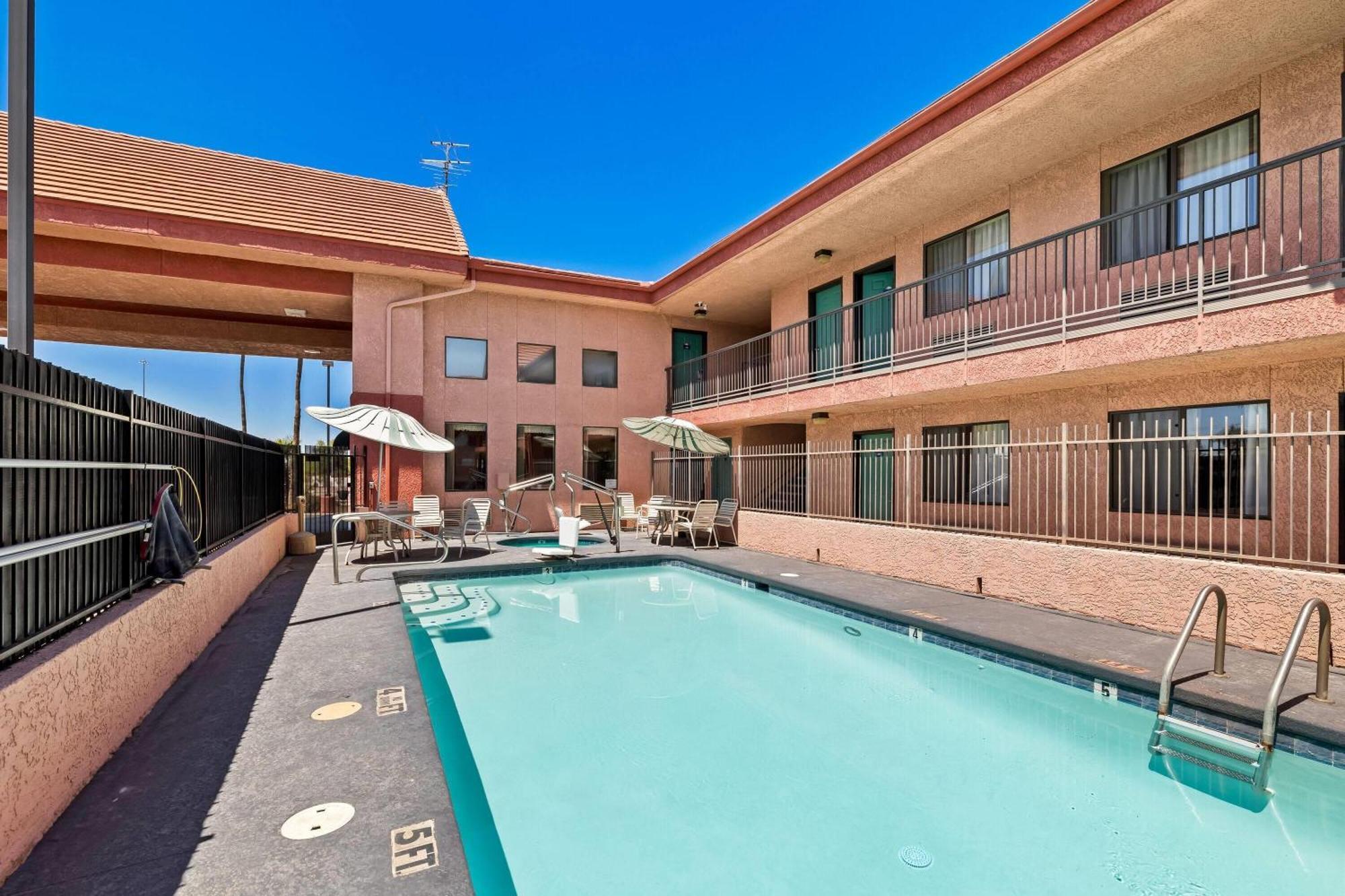 Days By Wyndham Tucson Airport 3* Drexel Heights