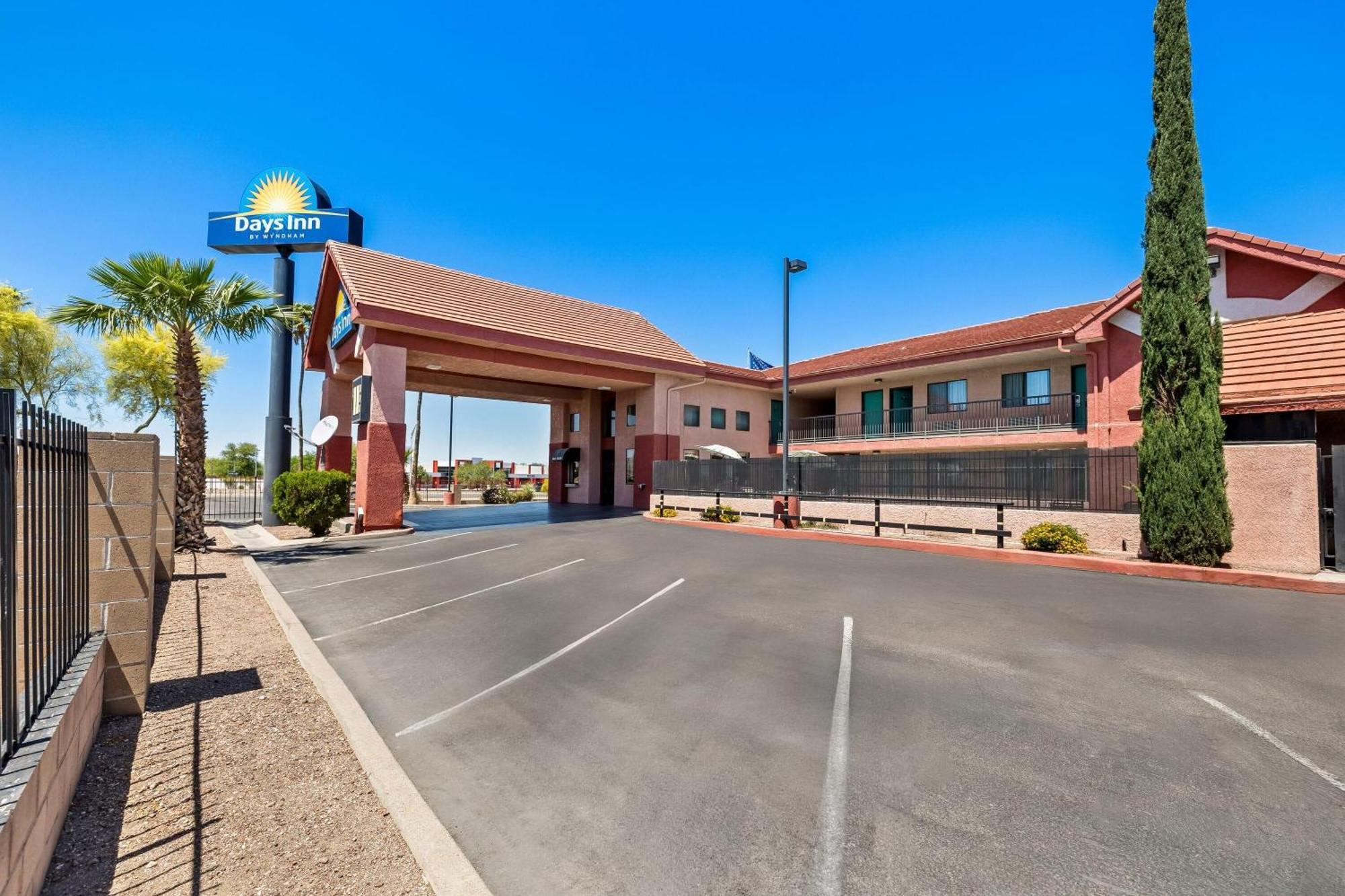 Days By Wyndham Tucson Airport Hotel