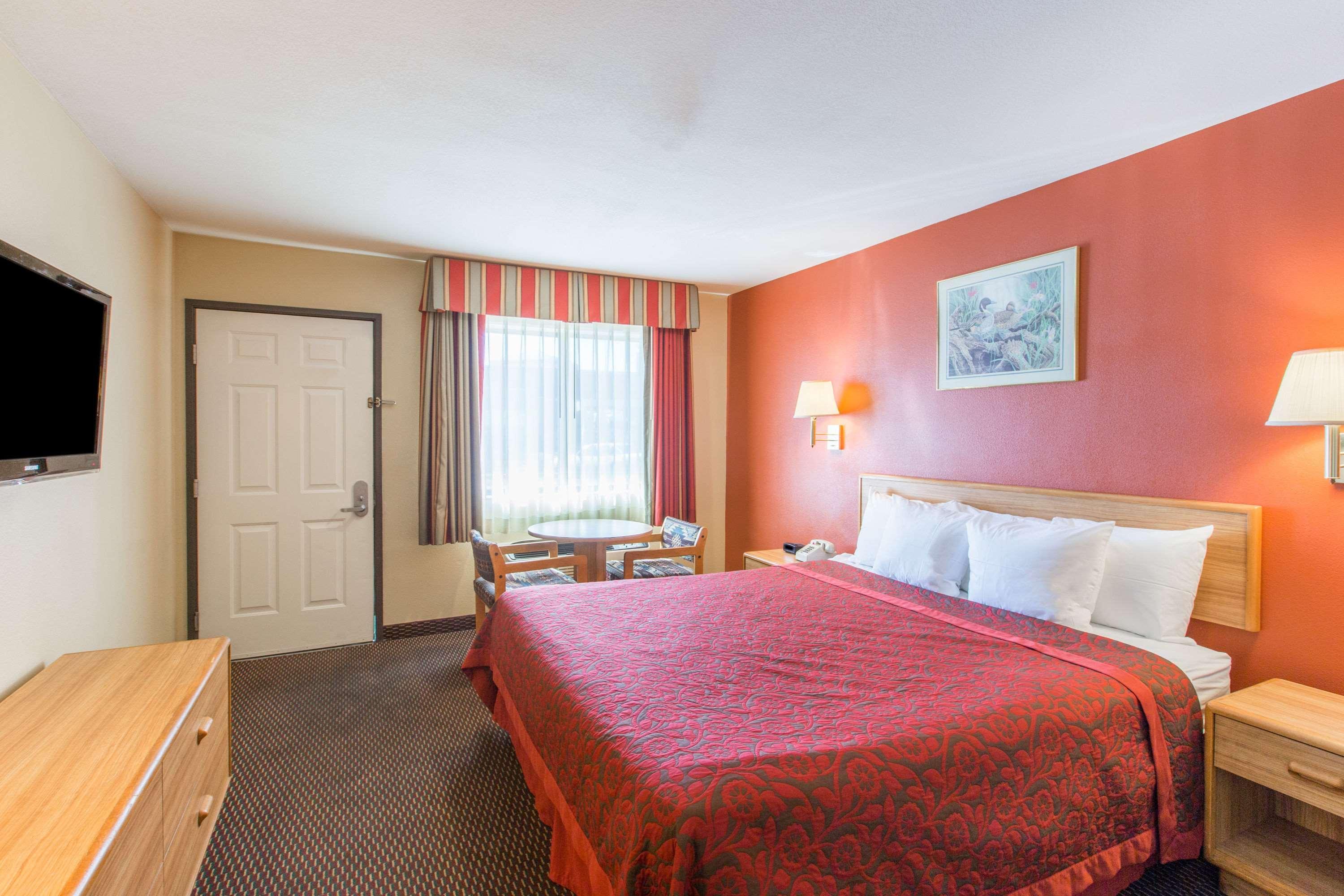 Days By Wyndham Tucson Airport Hotel 3*