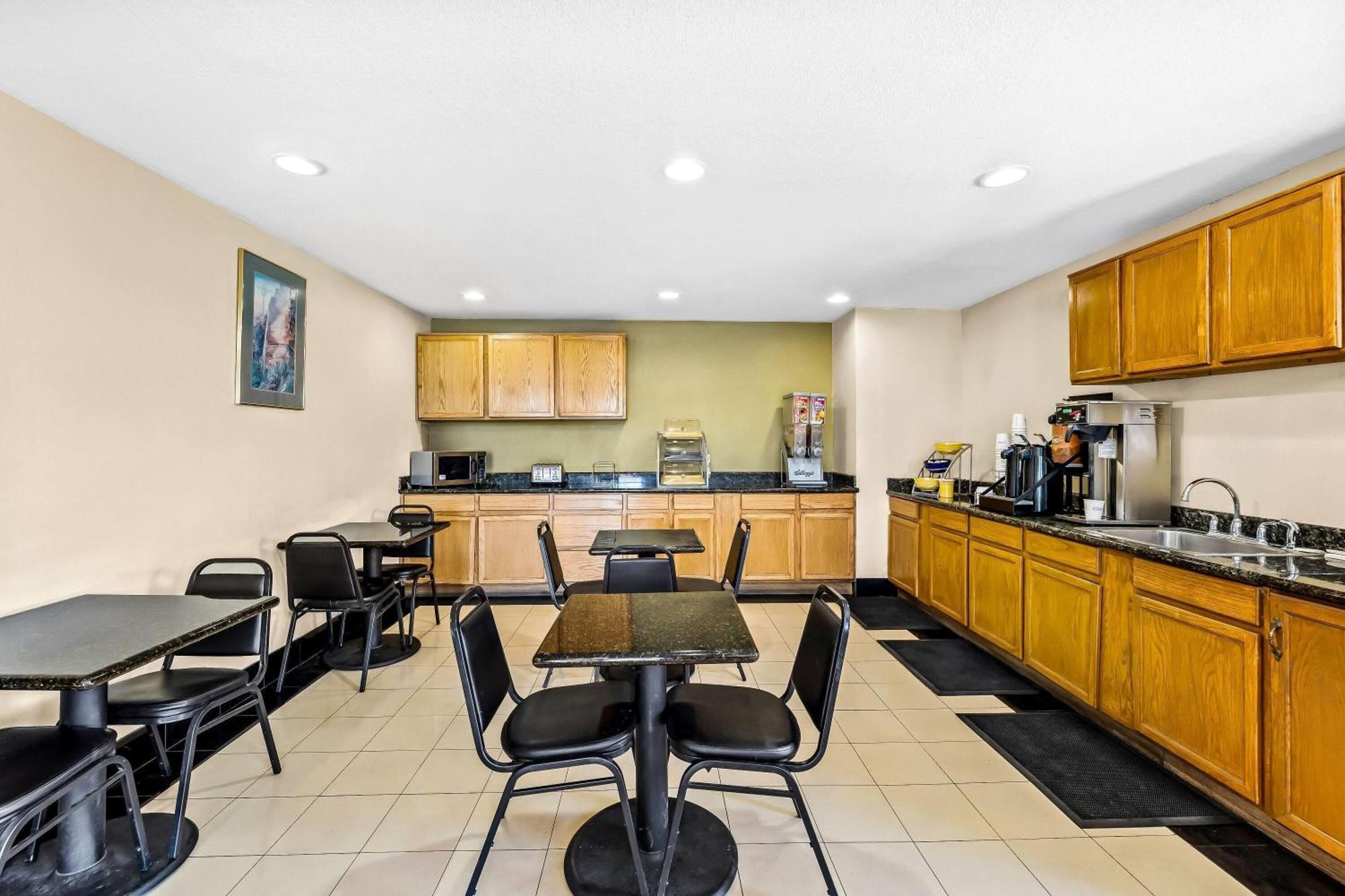 Days By Wyndham Tucson Airport