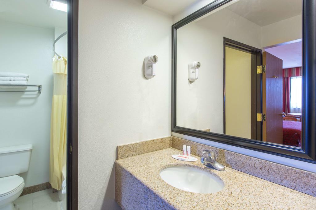 Hotel Days By Wyndham Tucson Airport